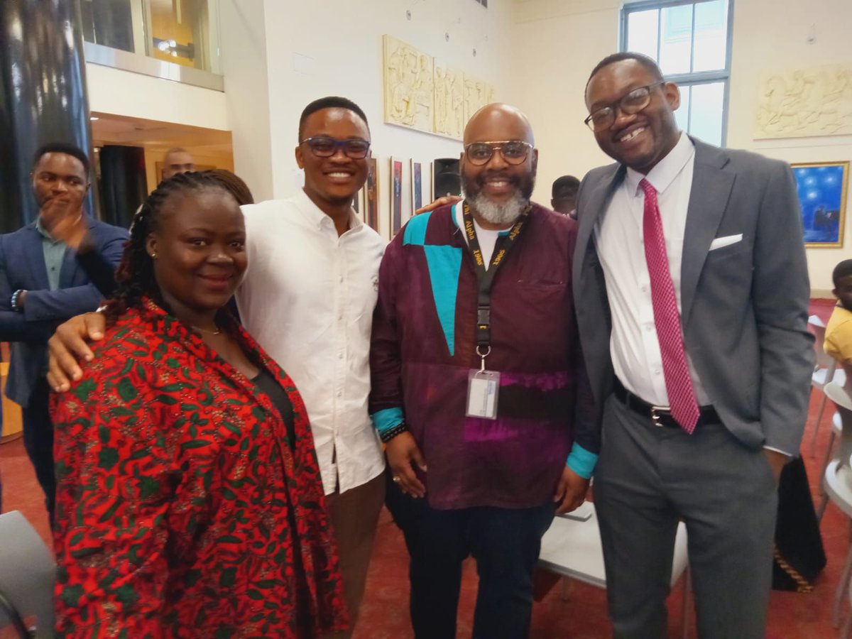 kimmieweeks's tweet image. I recently had the incredible honor of meeting two inspiring young Liberians, Garmai and Ireland, who were recently selected as Mandela Washington Fellows! They will be studying at the University of Delaware for six weeks, alongside 23 other talented fellows from across Africa.