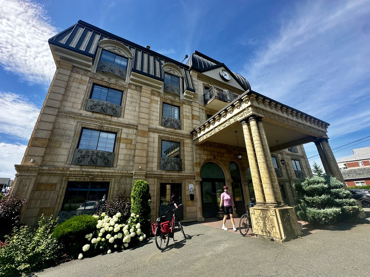 christopher mitchell tweet media