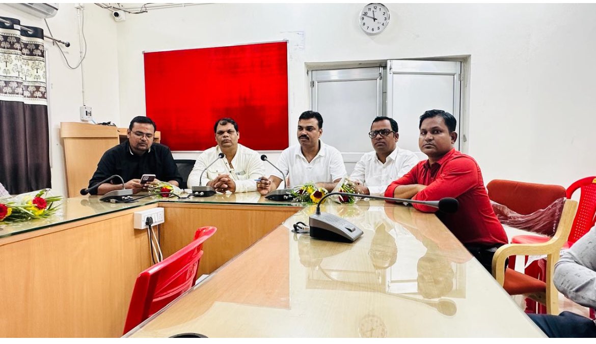 satyarajput321's tweet photo. राष्ट्रीय स्वास्थ्य मिशन संघ 22 एंव 23 जुलाई को हड़ताल, लंबित 27प्रतिशत वेतन वृद्धि एंव नियमितीकरण सहित 18 सूत्रीय माँग @SurajSi46551933 @satyarajput321 @NHMUnionMP @CGRHO11 @NHM_TN @ShyamBihariBjp @BJP4CGState @CGMukhyamantri @ChhattisgarhCMO #brunardo #KamalHaasan #kpss2024 https://t.co/vQglCJp7rQ