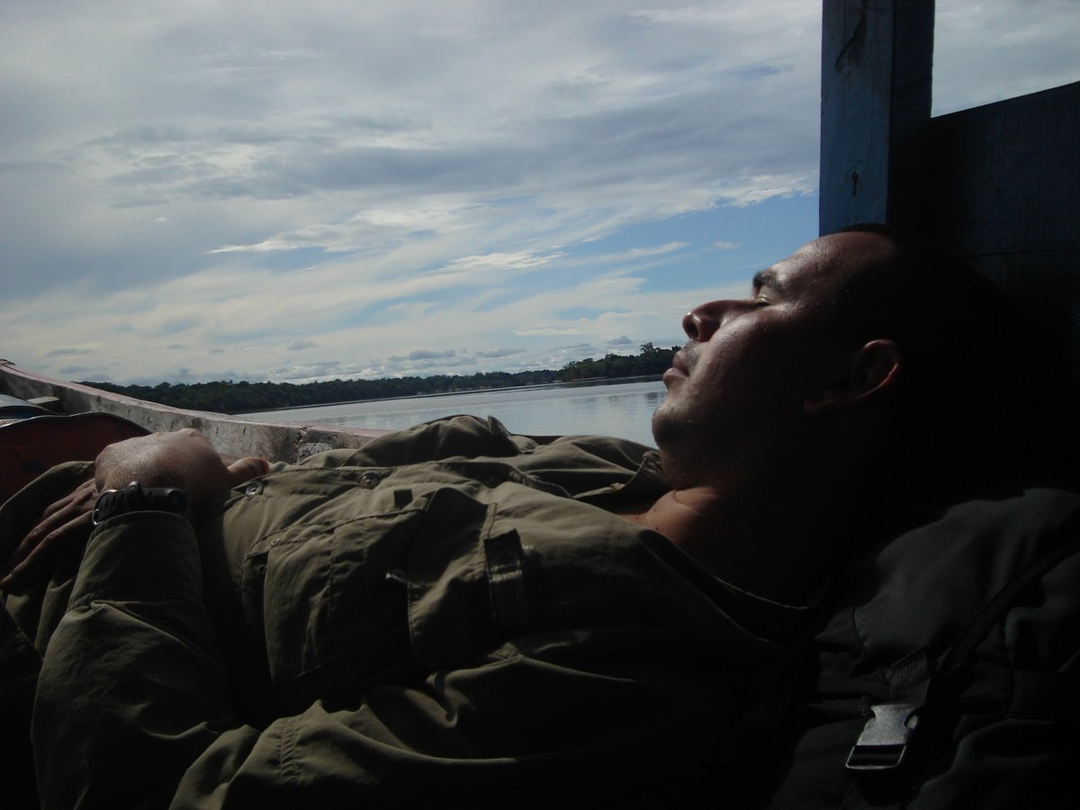 Con gran pesar -y no menor preocupación-, me hablan q reventó una "bullita" aurífera en territorios de la comunidad indígena wothuja de Cárida, la cual conocí décadas atrás llena de vida y armonía ambiental #Amazonas 
🤔Lo curioso es q en la zona hay un puesto d control militar