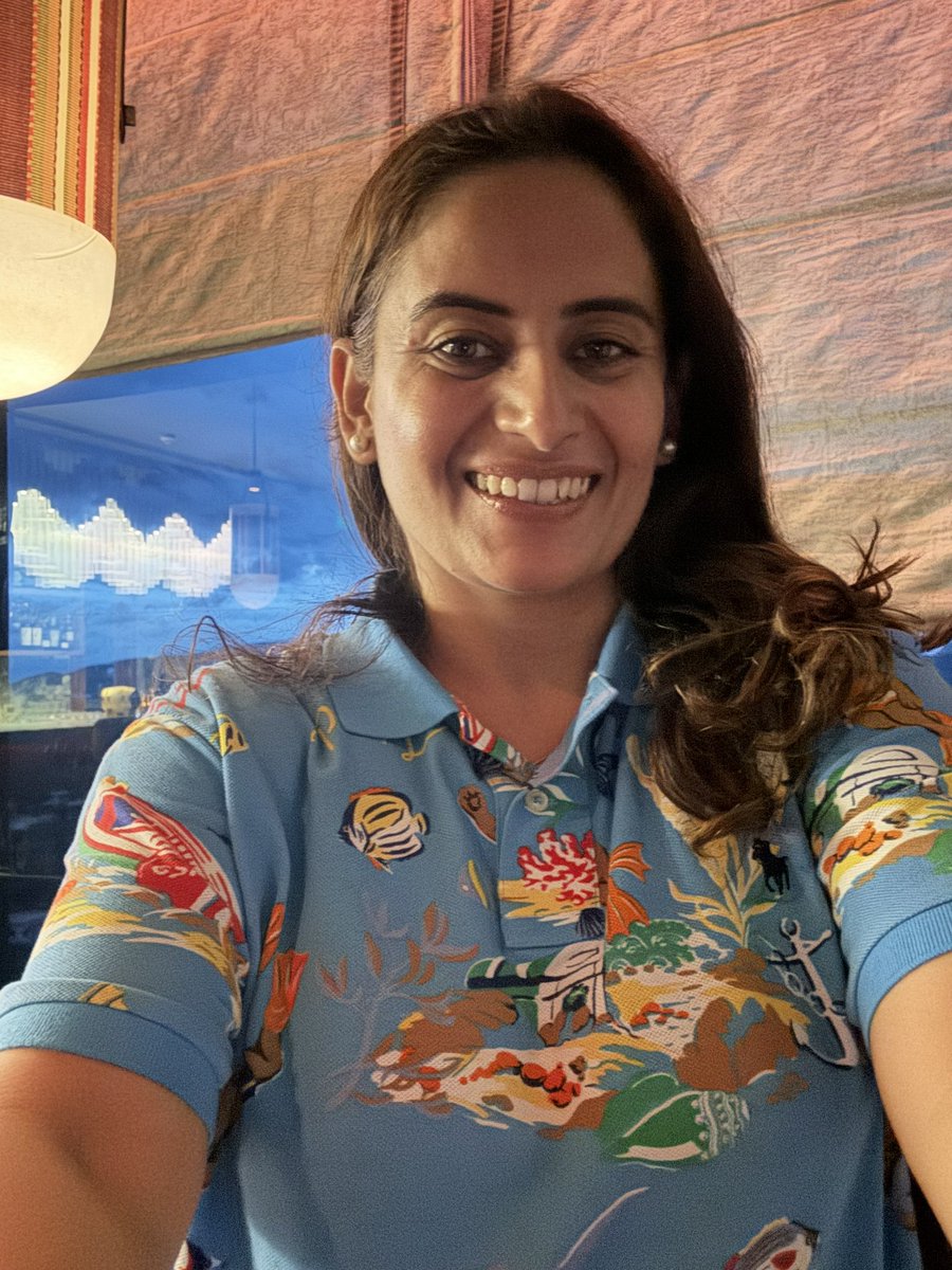 RupiSra's tweet image. I am settling in to watch #Wimbledon2024
Final here at this awesome place! 

@DjokerNole all the way! 

Mesmerising yesterday @BKrejcikova! 

#sundayvibes 
#SportsLover