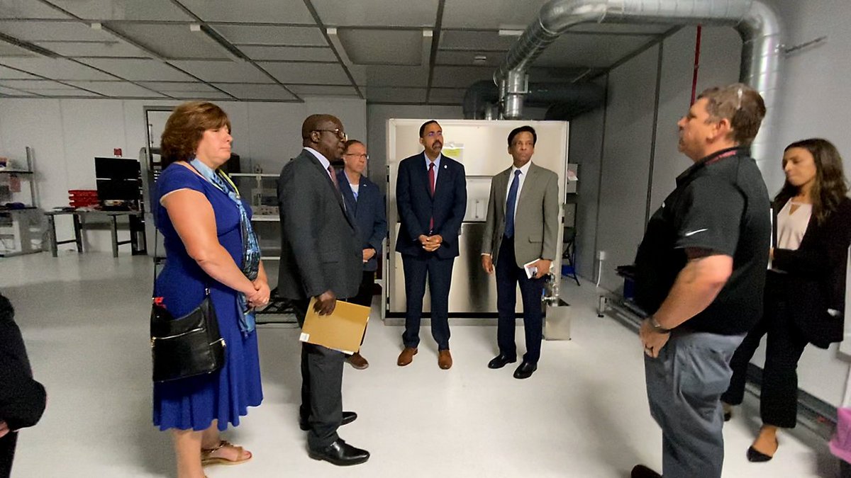 RobertQ84643496's tweet image. SUNY Poly, with $4M state support, leads in semiconductor research &amp;amp; training.

Source: spectrumlocalnews.com/nys/central-ny…

#STEM #Education #SUNYPoly