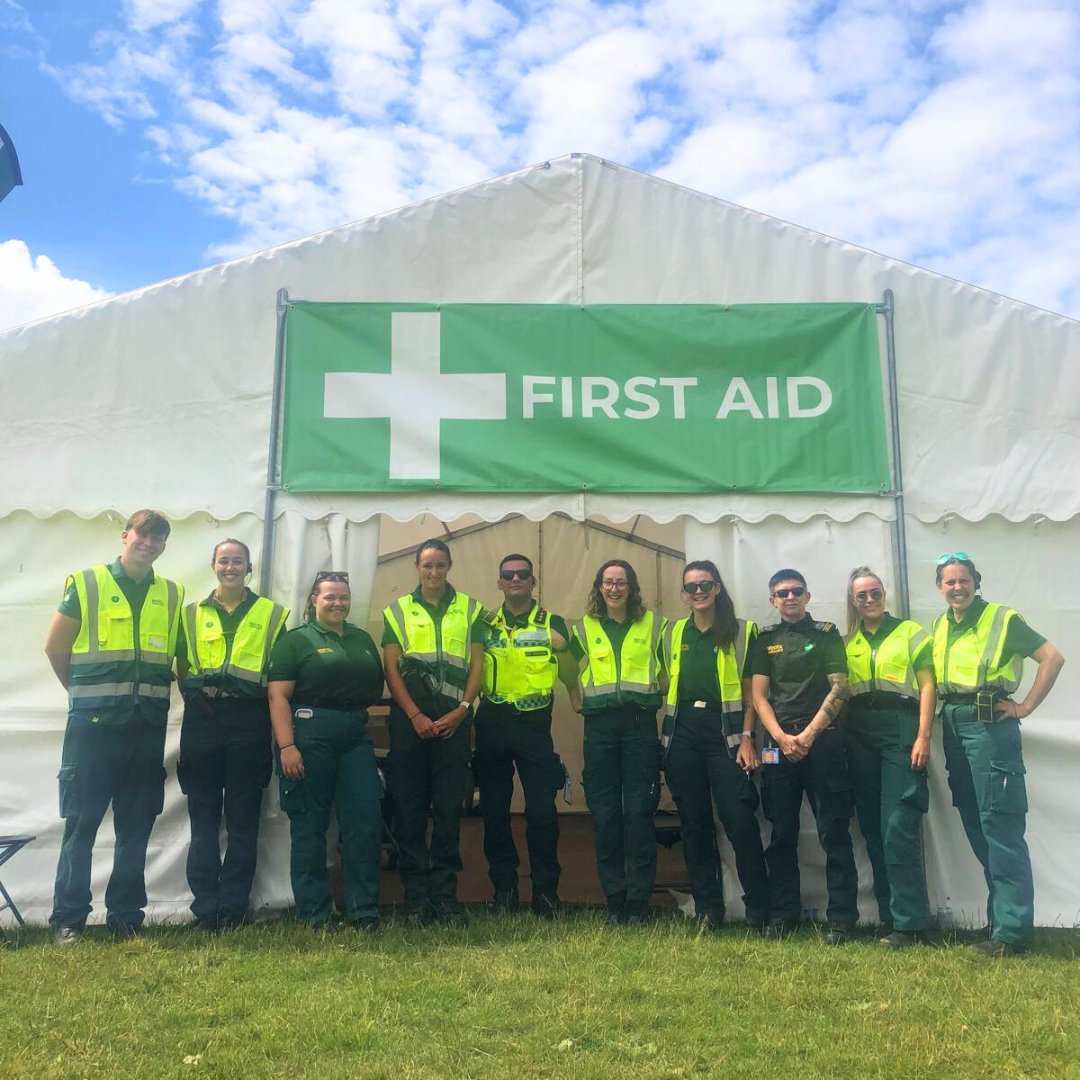 Bristolambo's tweet photo. @BristolPride medical cover for the march &amp; Pride Day festival on #BristolDowns yesterday. 

Fantastic to be working alongside the #Pride event team &amp; #ArmasecSecurity

#EventSafety #MedicalCover #BristolAmbulance #EventSupport #MobileTreatmentCentre #BespokeEventMedicalCover https://t.co/Tobm600DaZ