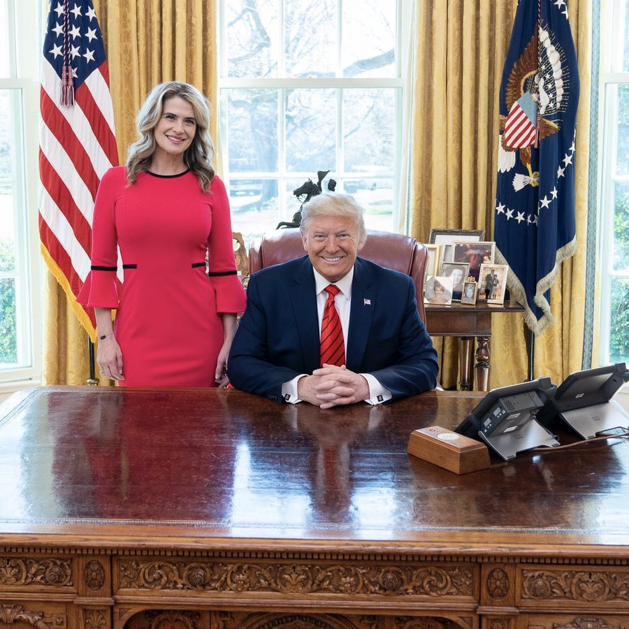 GScs_r3W0AAP9Ee?format=jpg&name=900x900