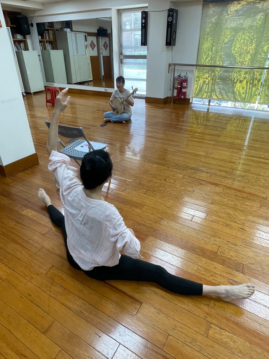 Ē-pō͘, bú-tâi kàm-tok kòa teng siat-kè su lâi khòaⁿ chhái-pâi, chok-phín ê bīn-bô͘-á lú lâi lú chheng--ah！Thiaⁿ goe̍h-khîm sai Ngá-sûn chhiùⁿ <Khoàn-sè Koa>kap<Lán Tâi-oân>, chin hiáng-siū. Liân pian--ê to siūⁿ-beh tòe leh chhiùⁿ--kúi-kù-á.

opentix.life/event/17902342…