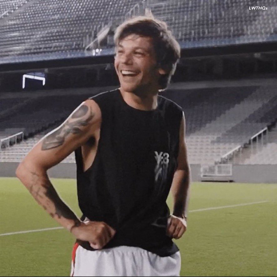 36derwents's tweet photo. did someone say football and boy bands? https://t.co/mhDSXc1ywn