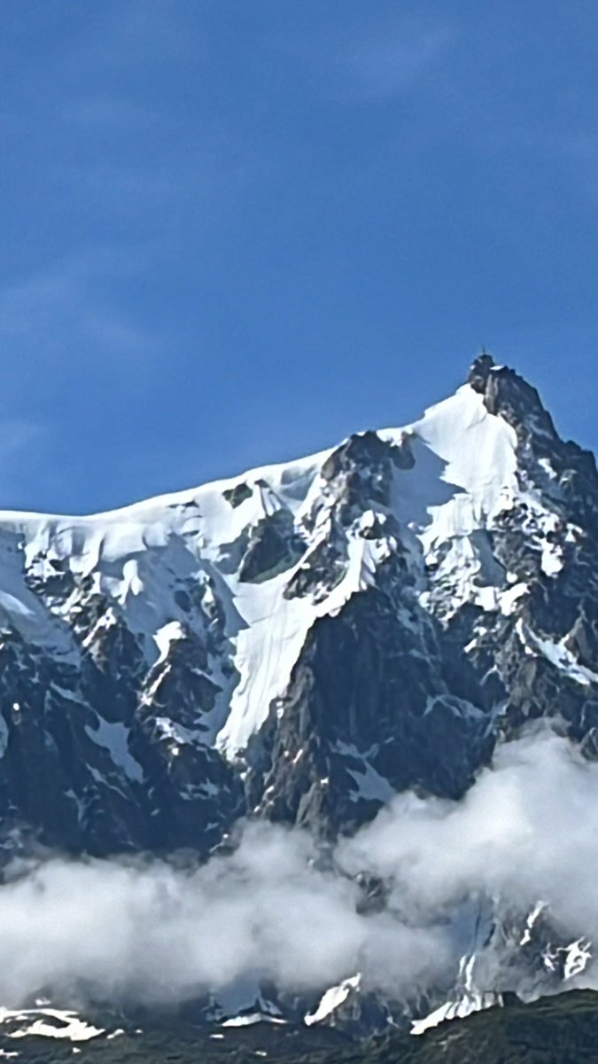 cazza0372's tweet photo. Absolutely loving my trip to Chamonix - not my usual gig but sooo good but found out bit afraid  of heights 🥴 https://t.co/z4K5QpmW2R