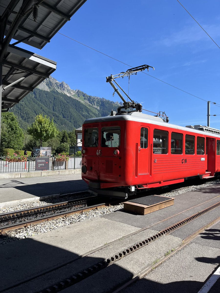 cazza0372's tweet photo. Absolutely loving my trip to Chamonix - not my usual gig but sooo good but found out bit afraid  of heights 🥴 https://t.co/z4K5QpmW2R