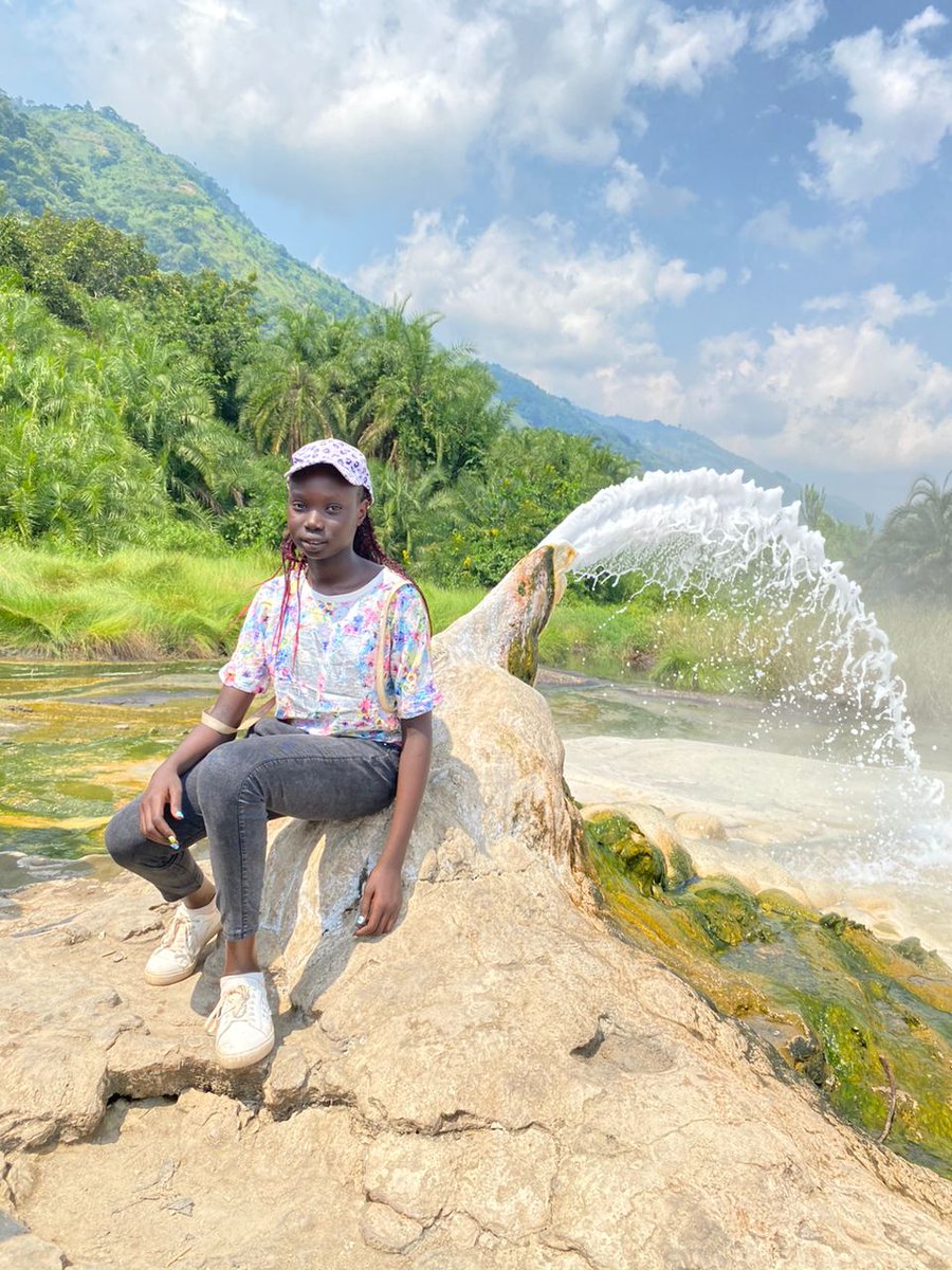 NatashaEpenu's tweet photo. Our lovely young guests all the way from Juba, South Sudan🇸🇸🇸🇸🇸🇸. Thank you for choosing World-Trotters. Thank you for choosing Uganda🇺🇬🇺🇬🇺🇬 #WorldTrotters #SemulikiNationalPark #Hotsprings #Birding #NatureWalks #Forests #Primates #StudyTour #CustomizedSafari #ExploreUganda🇺🇬🇺🇬🇺🇬 https://t.co/G3Z94Civ6R