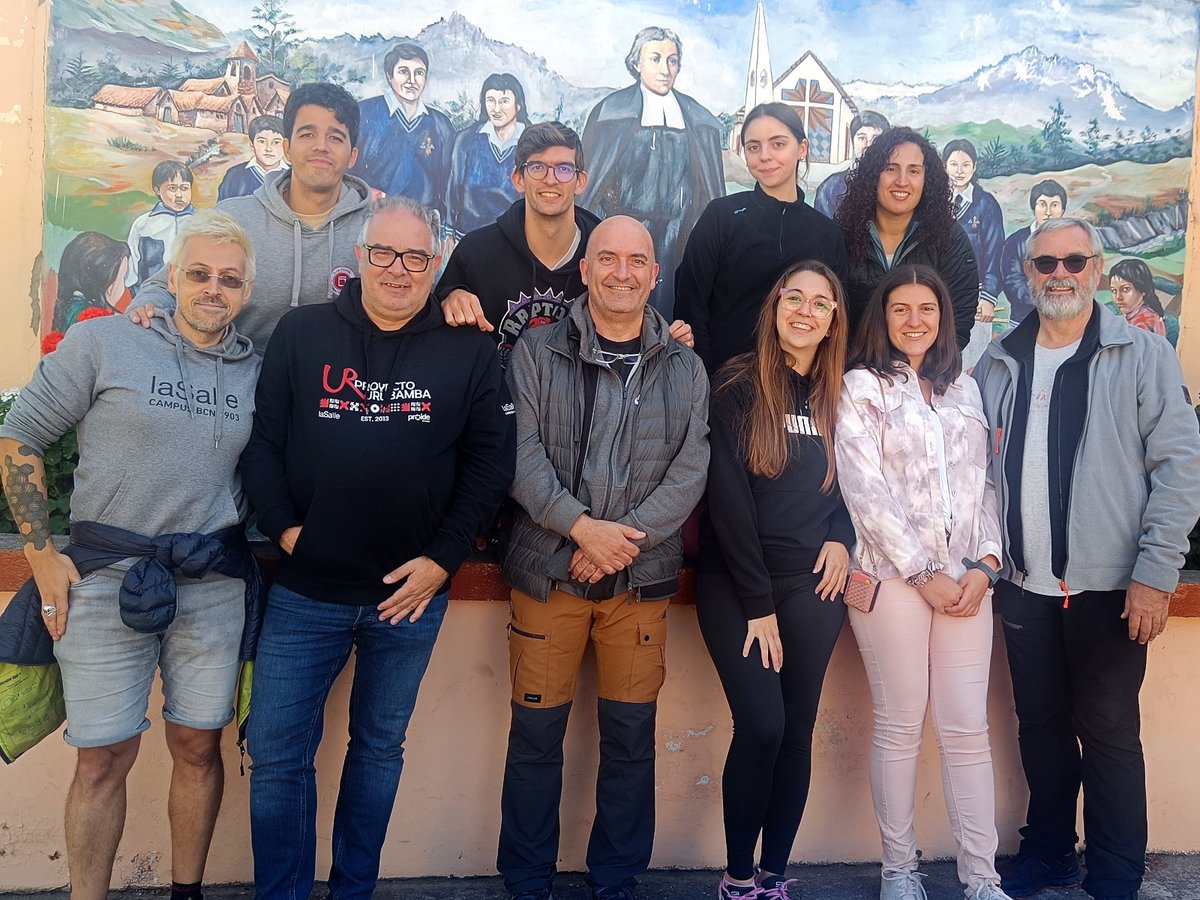 El grup de PROIDE Campus ja ha arribat a Urubamba. Ara preparar material, organitzar-se i demà pujar cap a les comunitats de Valle Sagrado.  BONA ESTADA