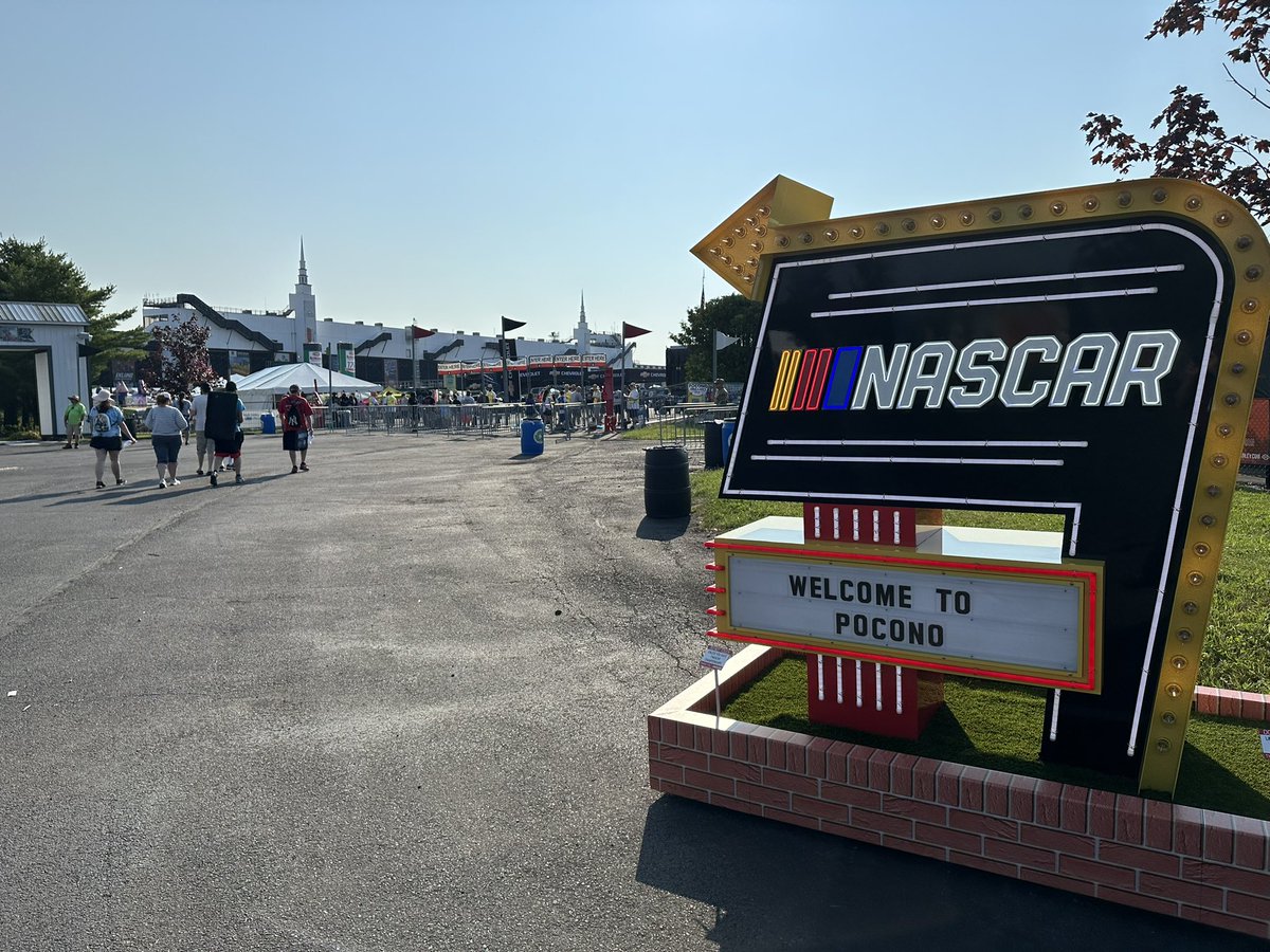 PoconoRaceway's tweet photo. The sun is shining and the gates are open! #PAGetaway400

We can’t wait to welcome today’s sold out crowd to Pocono! #NASCAR https://t.co/5FgUVwAATb