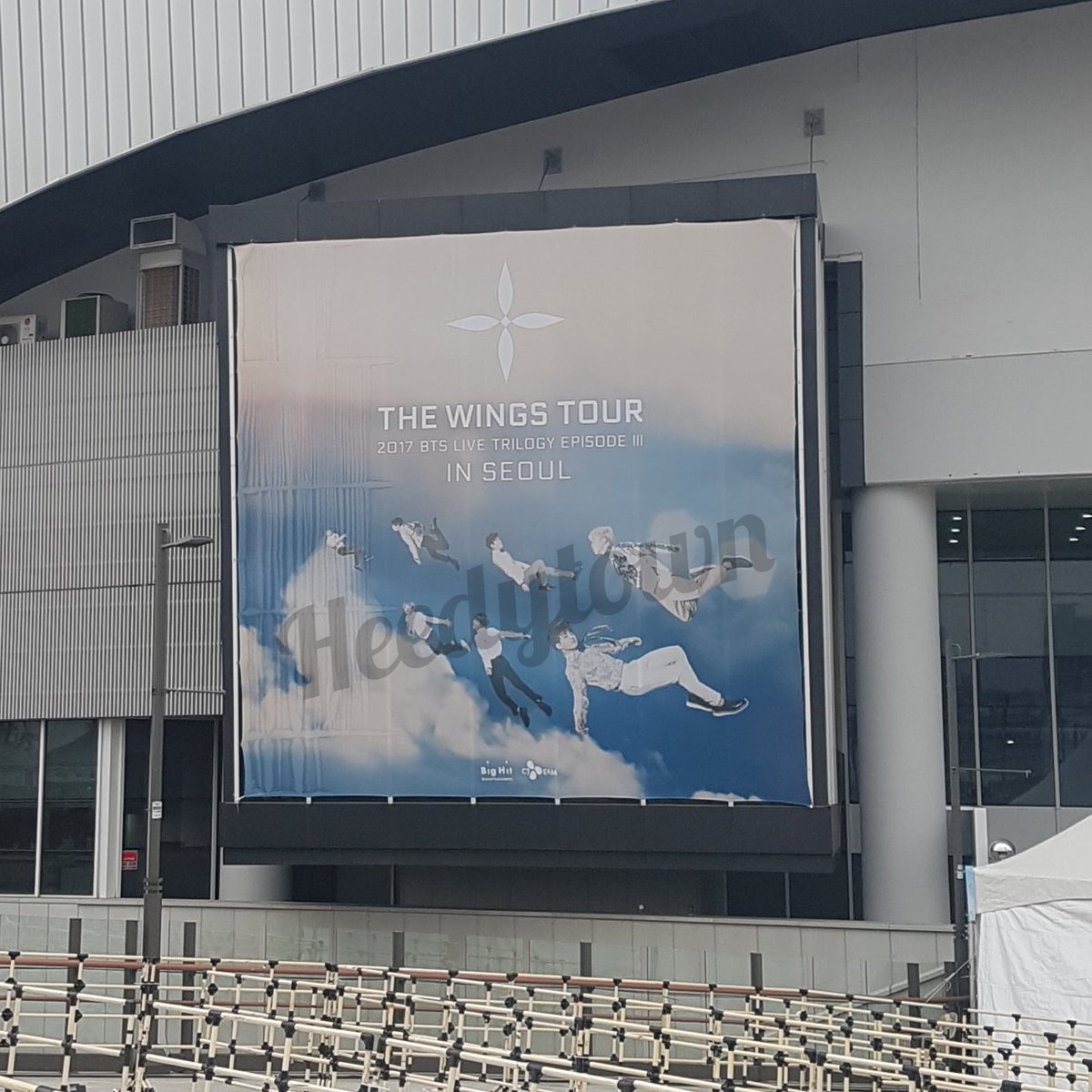 HeedyTown's tweet photo. BTS Wings Tour in Seoul MD GO

#BTS
#BTSWingsTour 
#HeedyTownReview
#HeedyTownUpdates https://t.co/NXIkk65QrZ