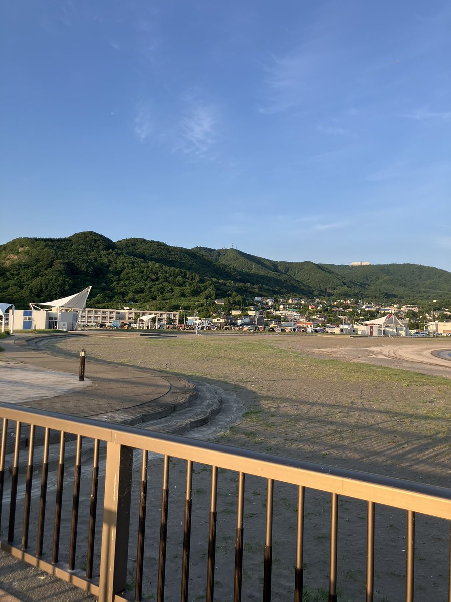 3th_solocamp's tweet photo. 初めて来たけど、海で泳げる・釣りも出来る（しかも割と釣れる）・徒歩で温泉行ける・カニも釣れる
最高のキャンプ場でした！
＃北海道キャンプ
＃キャンプ好きな人と繋がりたい
＃豊浦海浜公園キャンプ場 https://t.co/Cj8jjoHkdu