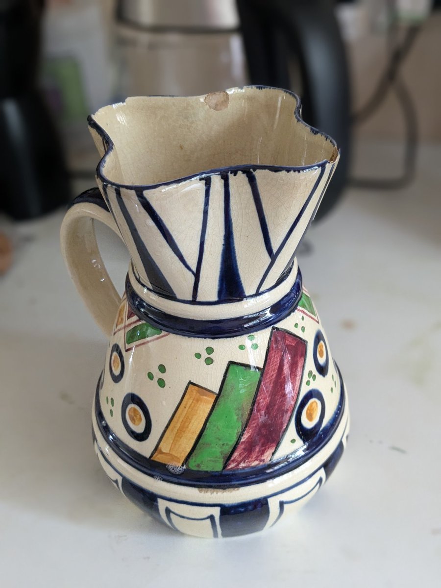loujnicholls's tweet photo. Dear clever pottery people of twitter 

Can you tell me anything about this plz?

#EastingYourTime https://t.co/J4VZfEPJzj