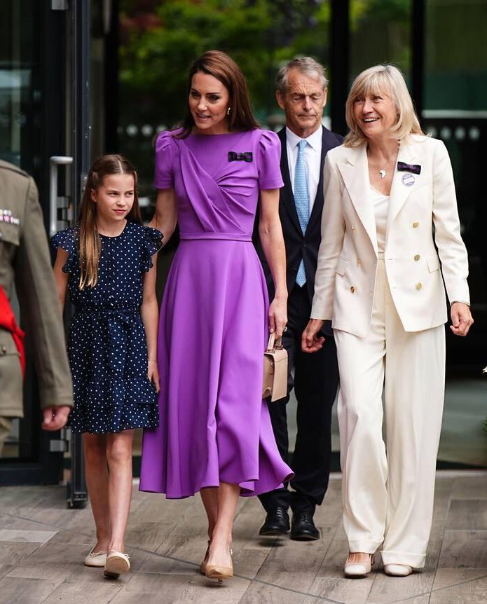 RoyallyBelle_'s tweet image. The Princess of Wales and Princess Charlotte arriving together at #Wimbledon this afternoon 💜