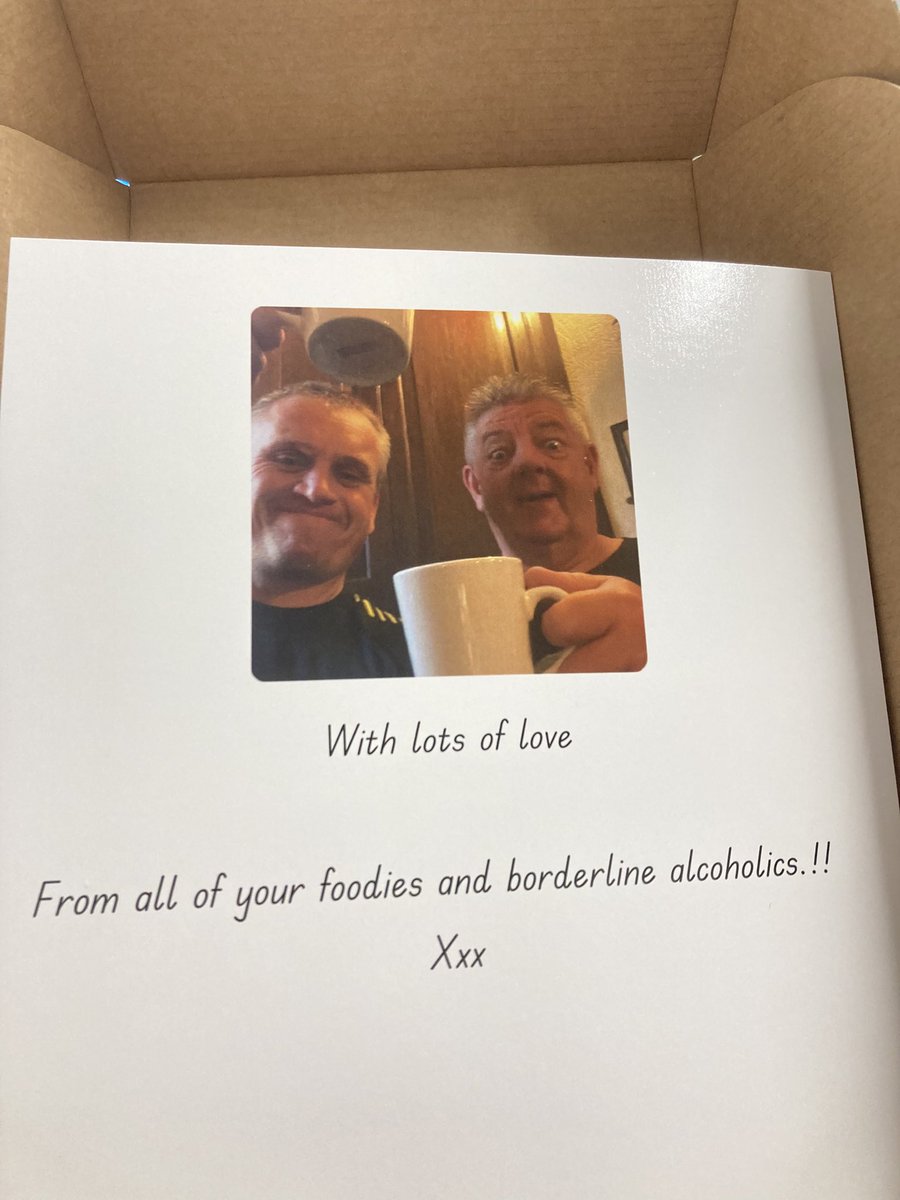 Glynrhian's tweet photo. Lovely suprise and so nice to be appreciated☺️ Methu coelio braidd ei bod hi’n bump a’r hugain blwyddyn!! #realale #bwydda https://t.co/zvHOAHXNtN