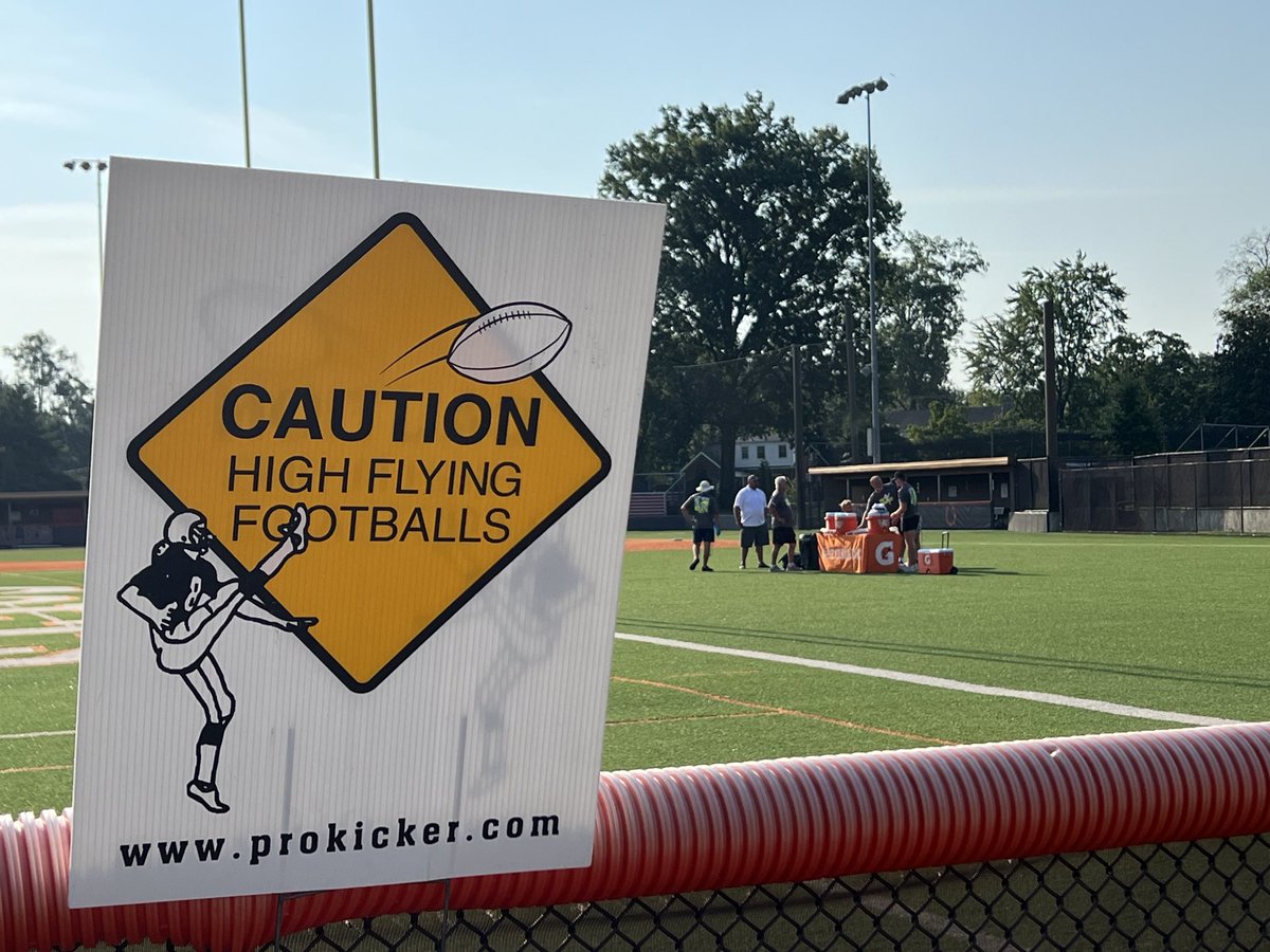 Prokickercom's tweet photo. High Flying Footballs at Ray Guy @Prokickercom Top Prospect Camp Punting Competition! @Gatorade #LegendaryTraining #LegendaryResults https://t.co/nRAx2ac48r