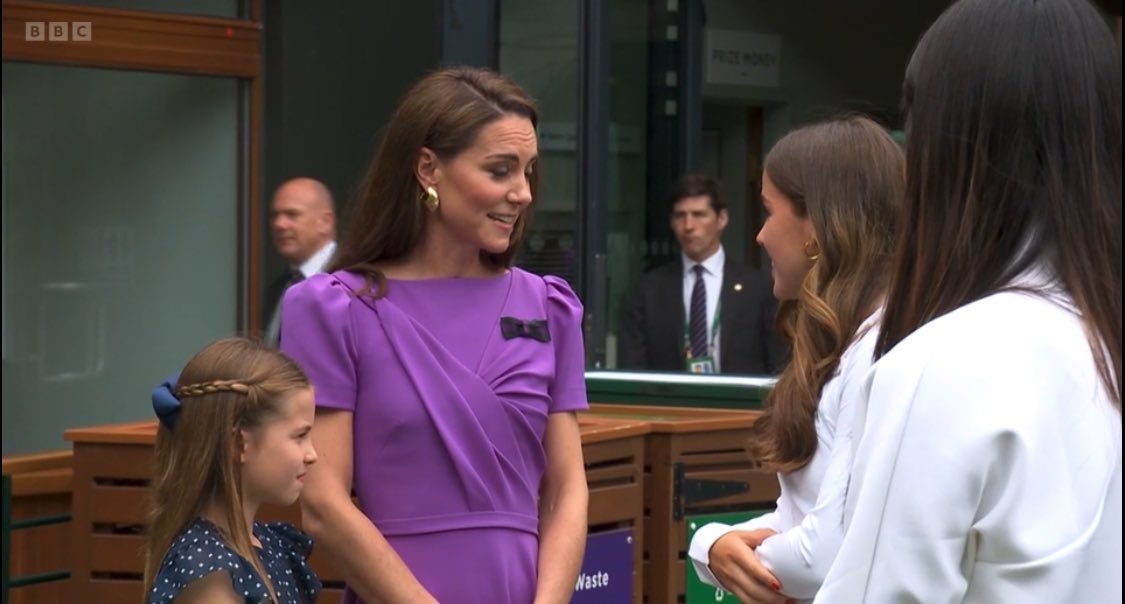 agedorgallery's tweet photo. #FirstphotosKate the #PrincessOfWales arrived at @Wimbledon with #PrincessCharlotte #KateMiddletonisback #ReturnofKate #whereisKate #EveryonelovesKate #HRH #HRHPrincessCatherine #RoyalFamily #BritishRoyalFamily #Tennistournament #Royalouting https://t.co/3IwR5dzhvM