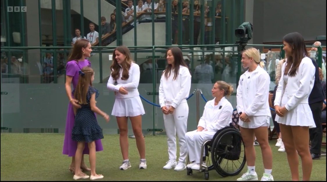 agedorgallery's tweet photo. #FirstphotosKate the #PrincessOfWales arrived at @Wimbledon with #PrincessCharlotte #KateMiddletonisback #ReturnofKate #whereisKate #EveryonelovesKate #HRH #HRHPrincessCatherine #RoyalFamily #BritishRoyalFamily #Tennistournament #Royalouting https://t.co/3IwR5dzhvM