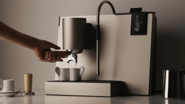 designmilk's tweet photo. ICYMI:  The LIGRE youn designed by German studio Relvãokellermann is everything a traditional espresso machine is not: minimalist, intuitive, and an efficient use of space. https://t.co/5wSGotxhcT