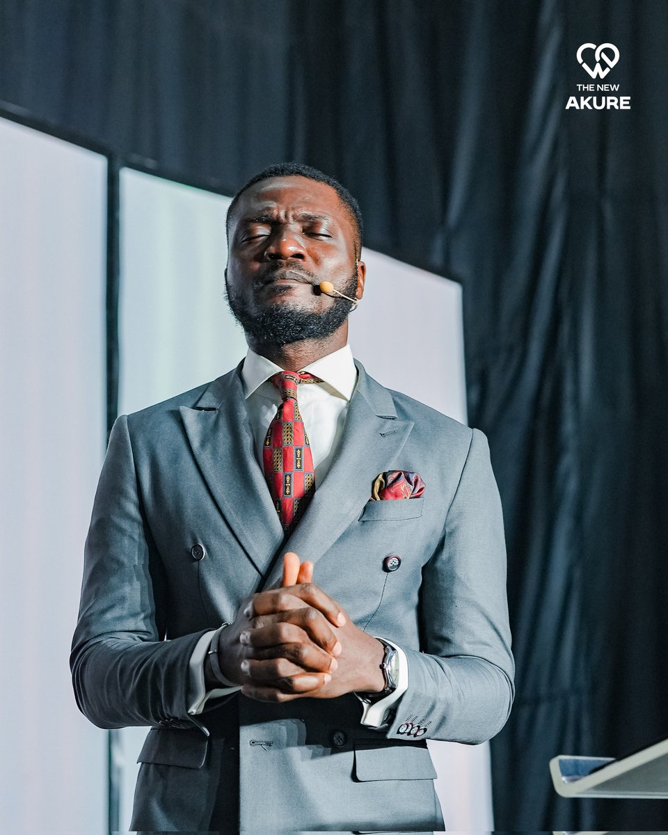 TheNew_Akure's tweet photo. We pray that our eyes are open and we are deeply rooted in Christ Jesus!
#Outpour
#WeAreTheNew
#IloveThisChurch https://t.co/aoglCAcxHv