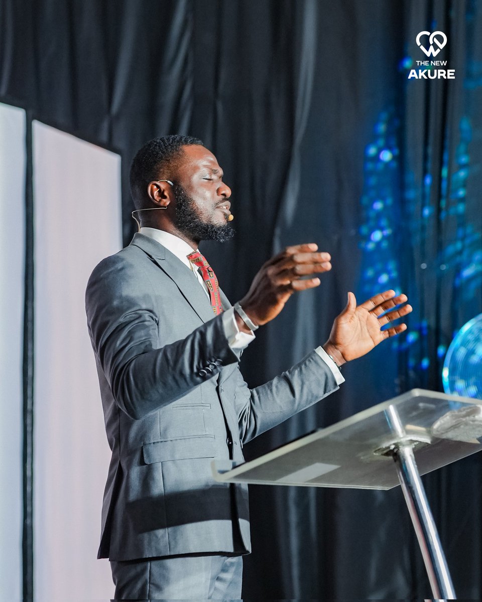 TheNew_Akure's tweet photo. We pray that our eyes are open and we are deeply rooted in Christ Jesus!
#Outpour
#WeAreTheNew
#IloveThisChurch https://t.co/aoglCAcxHv