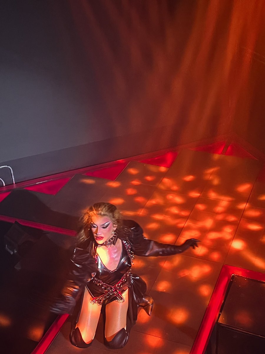 rhussellfamy's tweet photo. Then went to QC to watch the #KRIB+ drag queens!

First time to watch @rileynicole_x @muahdayaw live! https://t.co/oRFVk9jmCf