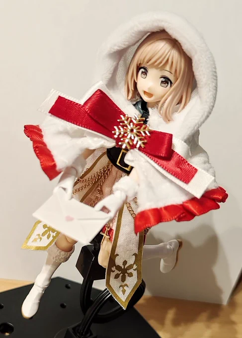 ジャケ絵、SSRっぽいポーズで