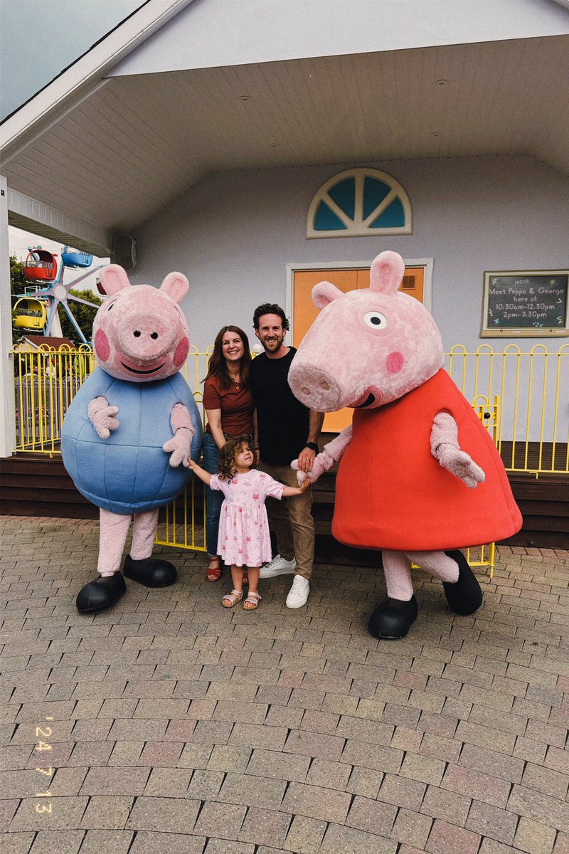 Thank you <a href="/PaultonsPark/">Paultons Theme Park</a> for making this little girls 3rd birthday one to remember 🎂❤️