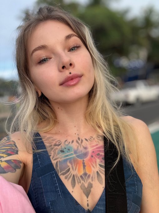 Check out my telegram blog if you`ll get bored 👇🏻❤️  https://t.co/DaCIzlWk5H https://t.co/cVlqXrv1oa