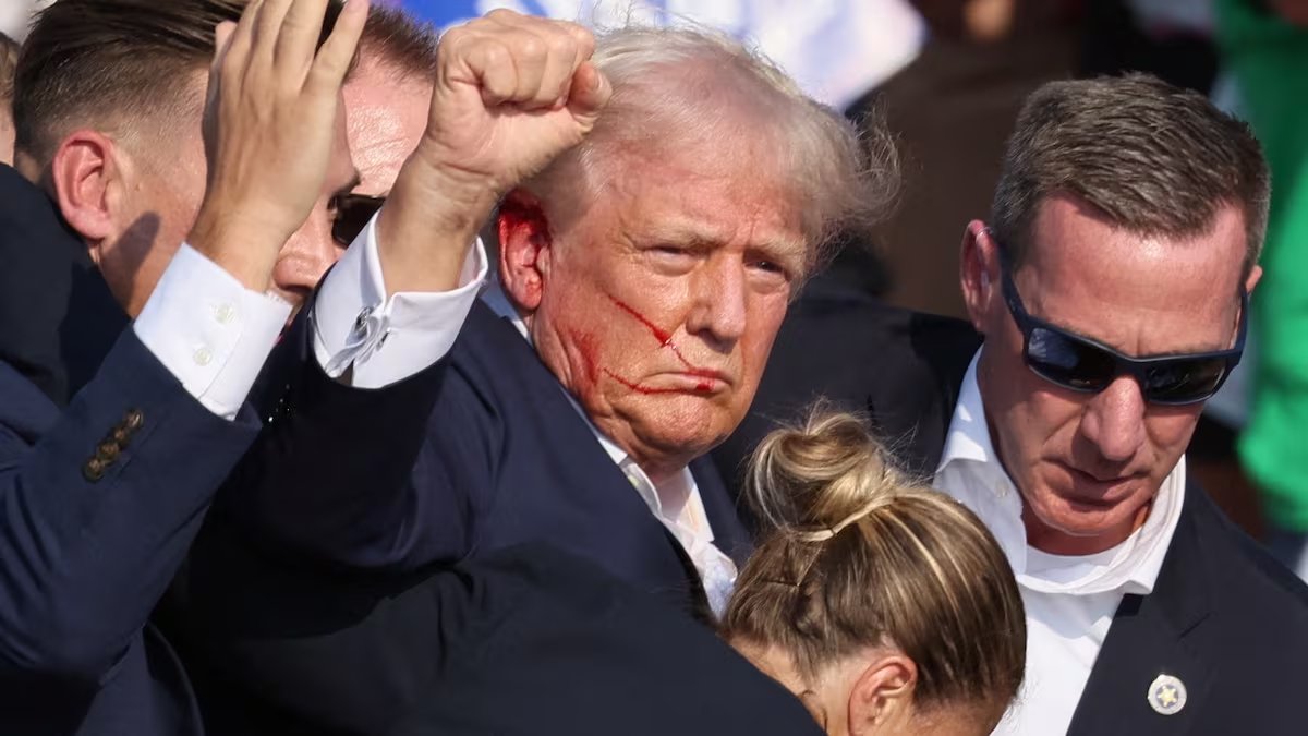 LaLigaenDirecto's tweet photo. ESTO NO ESTÁ PASANDO.

ESTO NO ESTÁ PASANDO.

En 2008, George Bush, presidente de EEUU sufrió una agresión en Irak. España levanto el título de la Eurocopa.

En 2024, Donald Trump, candidato a presidente de EEUU, sufre un atentado en Pensilvania. https://t.co/sgYzLV4BEX