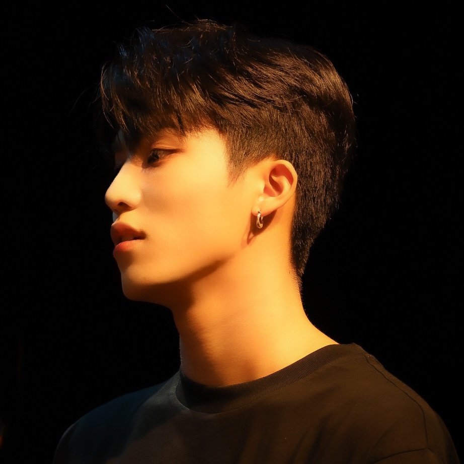 jongwoeo's tweet photo. Hello. I just came back from a long hiatus, anyone wants to be friend with me? I am looking for everyone who wants interact more &amp; get closer with me, Thank you! https://t.co/yqbbncJxur