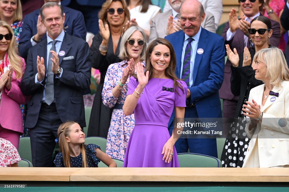 RNN_RoyalNews's tweet image. Princess Charlotte looking so proud of her Mum!!🥰
