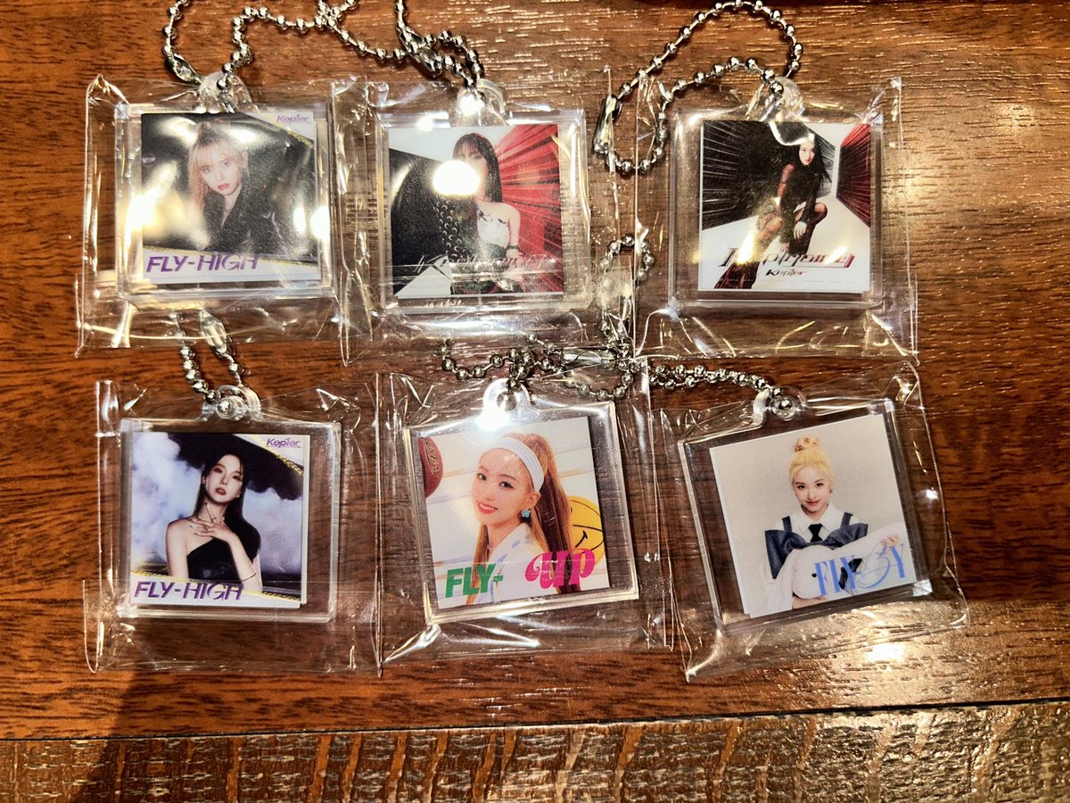 Kep1er 交換 グッズ付きチケット
譲)画像のもの
求)同種ひかる
ユジン シャオティン ましろ チェヒョン イェソ