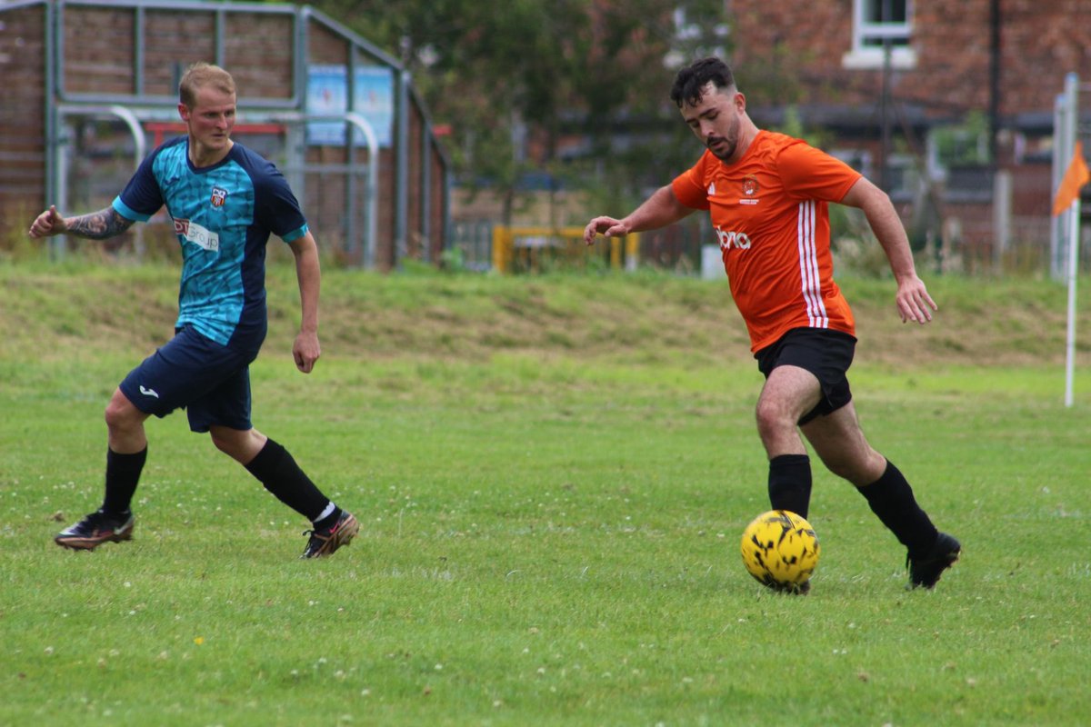 Our men’s first team continue the pre season with a win against tough opposition Connahs Quay Reserves, coming away with a 5-1 win. Birthday boy Ryan scored from the spot and 4 of our U19s played a big part 🧡🖤