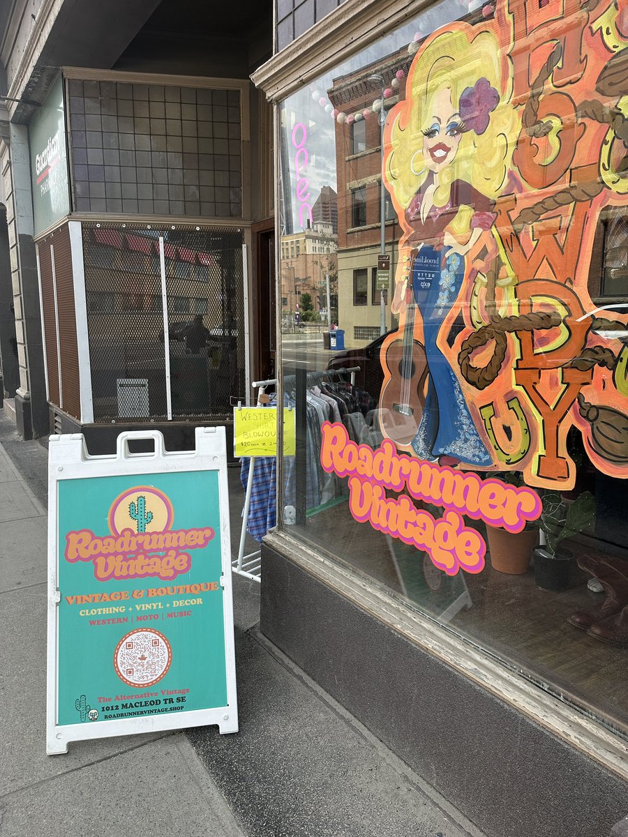 🤠 Last day of Stampede. 
If you’re reading this you made it 👍 

We’re open ‘till 6pm today
1012 Macleod Tr SE
roadrunnervintage.shop #vintageyyc #thrift #yycthrift #thriftyyc #reloved #shoplocalyyc #buylocalyyc #SupportLocalYYC #yyc #calgary #CalgaryStampede
