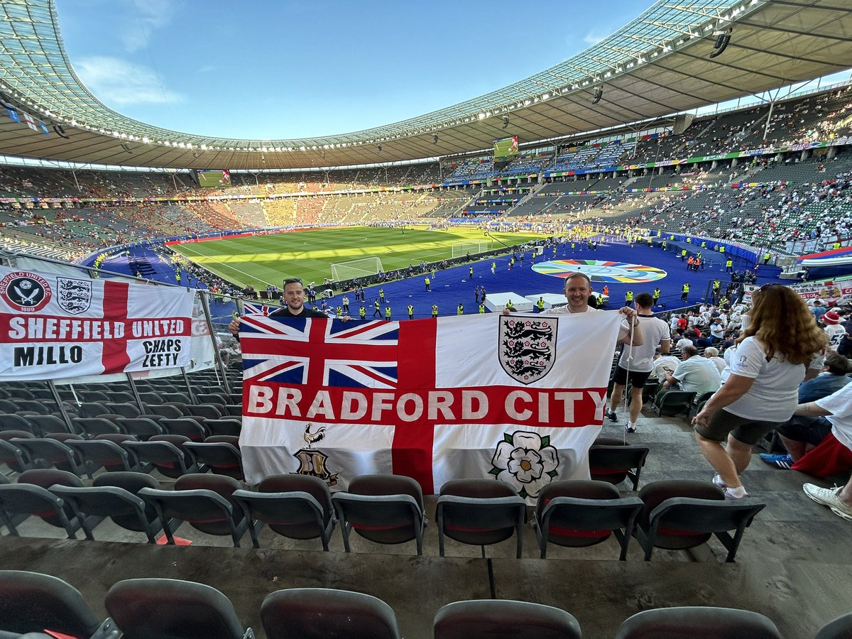 LBowers1990's tweet photo. #bcafc The Final 🦁🦁🦁🏴󠁧󠁢󠁥󠁮󠁧󠁿 https://t.co/xmNNi3HY8e