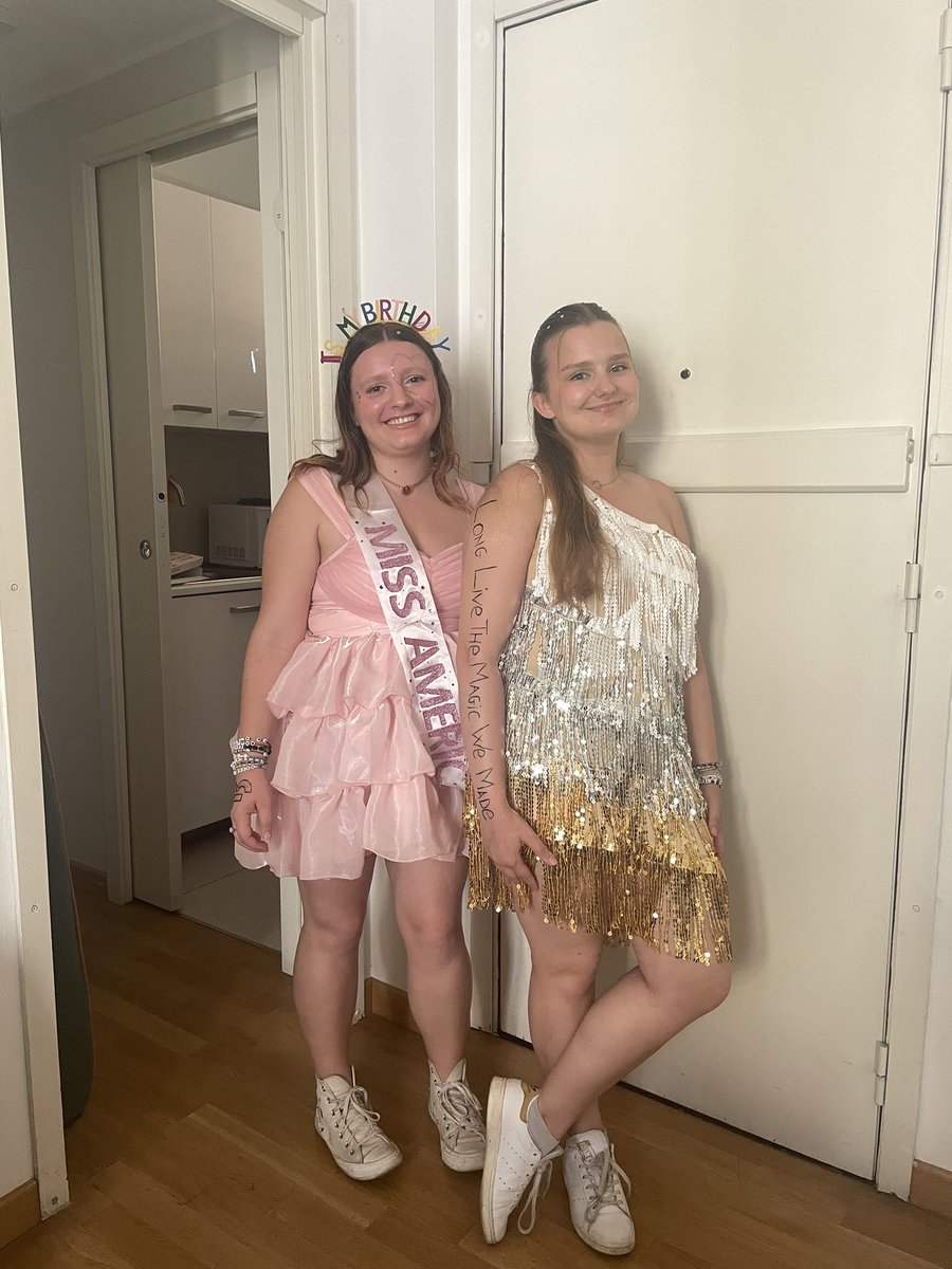 estelle_blp's tweet photo. #TSTheErasTour @taylornation13 we were supposed to be sent away but they forgot to come and get us https://t.co/ROp7b41YPy