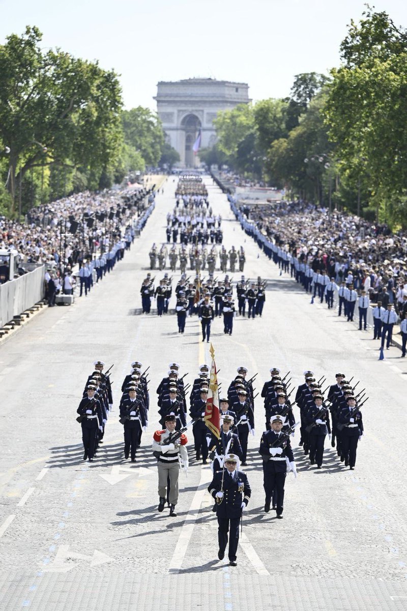 EMSLB (@bron_esa) on Twitter photo #14juillet - Cette année encore, les Écoles militaires de santé de Lyon-Bron ont défilé à l’occasion de la #FêteNationale.
C’est fièrement qu’ils ont ainsi représenté leurs Écoles et leur futur métier de #soignant militaire.
📷 ECPAD / <a href="/Armees_Gouv/">Ministère des Armées</a> #14juillet - Cette année encore, les Écoles militaires de santé de Lyon-Bron ont défilé à l’occasion de la #FêteNationale.
C’est fièrement qu’ils ont ainsi représenté leurs Écoles et leur futur métier de #soignant militaire.
📷 ECPAD / <a href="/Armees_Gouv/">Ministère des Armées</a>