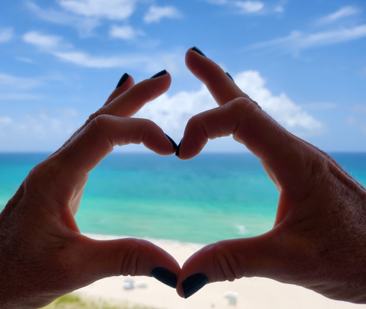 KimCameronMusic's tweet photo. Let's remember....loving one another goes a long way. It's time to love. 💗
#bekind #kindness #kimcameron #love #healing #timetolove #together #loveheals #blessedtobeloved https://t.co/ILrgDEljwv