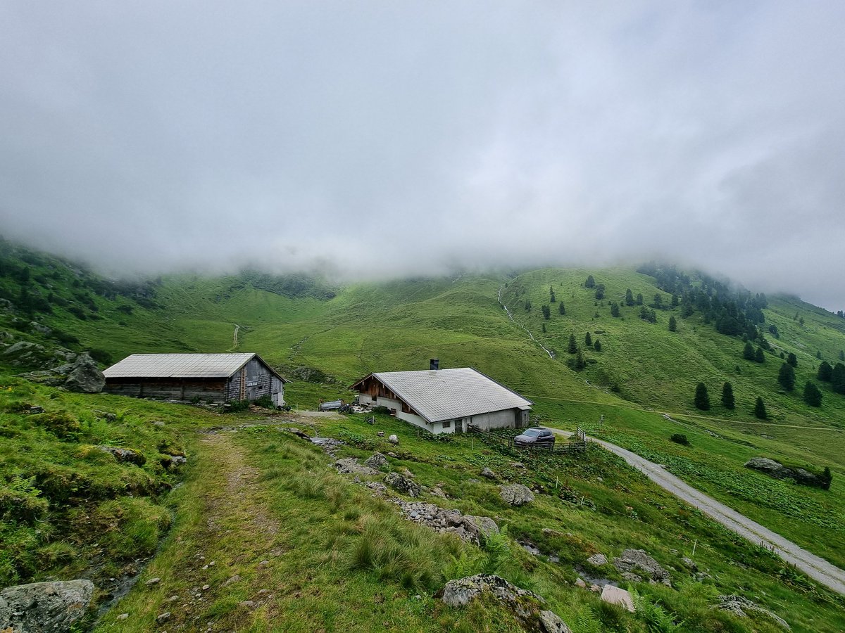 la_ontel's tweet photo. Vorbei an Steinberg Alm und Otto Leixl Hütte auf das Sonnenjoch (2289m, 14:00) - ab 2000m alles in Wolken, wie vor 3 Wochen.. kein Glück grade.. https://t.co/7rt7CVaxsY