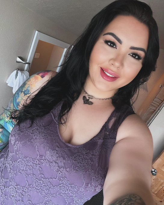 Good morning 🖤 https://t.co/32jWq7pIrz