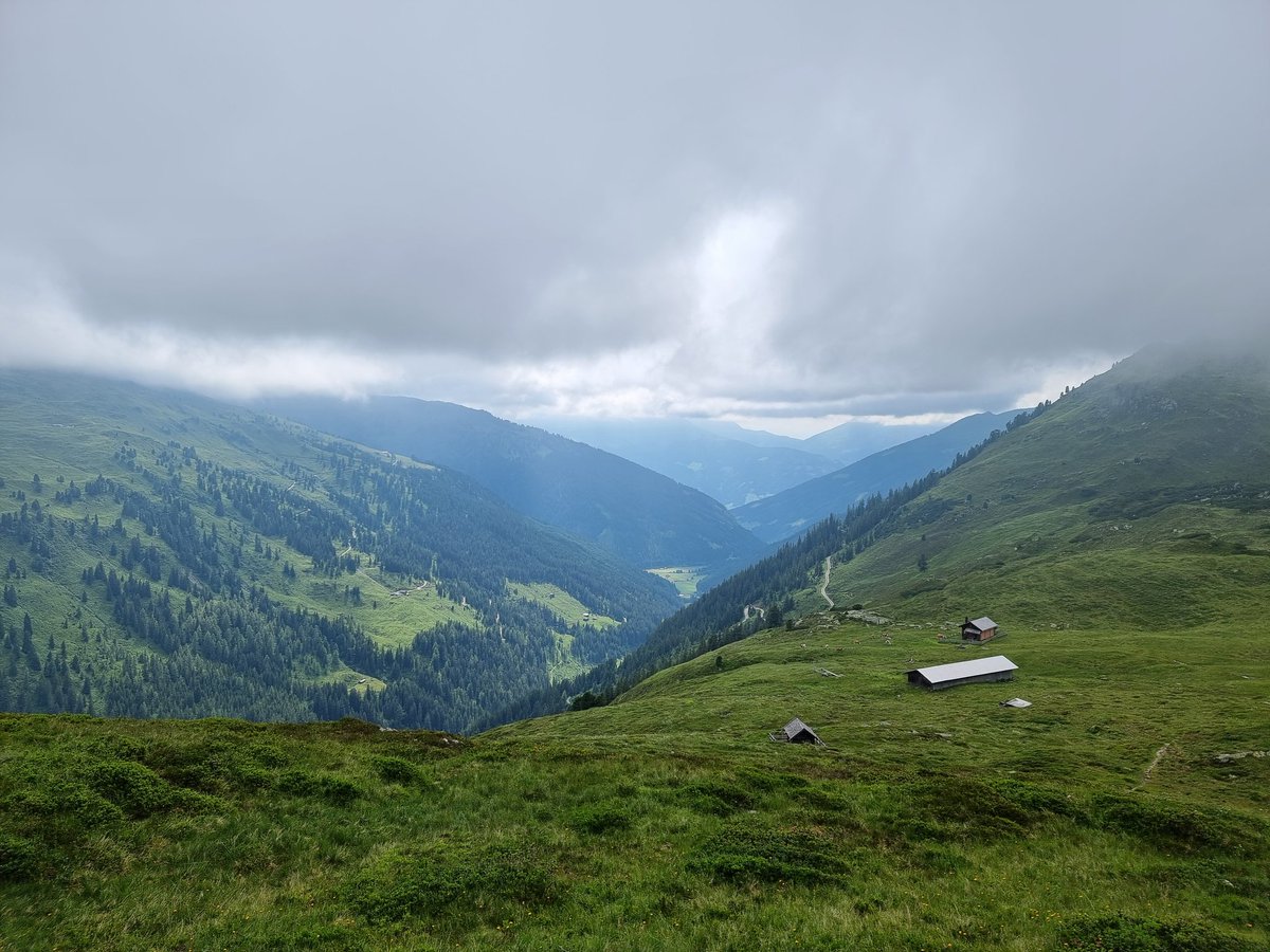 la_ontel's tweet photo. Vorbei an Steinberg Alm und Otto Leixl Hütte auf das Sonnenjoch (2289m, 14:00) - ab 2000m alles in Wolken, wie vor 3 Wochen.. kein Glück grade.. https://t.co/7rt7CVaxsY