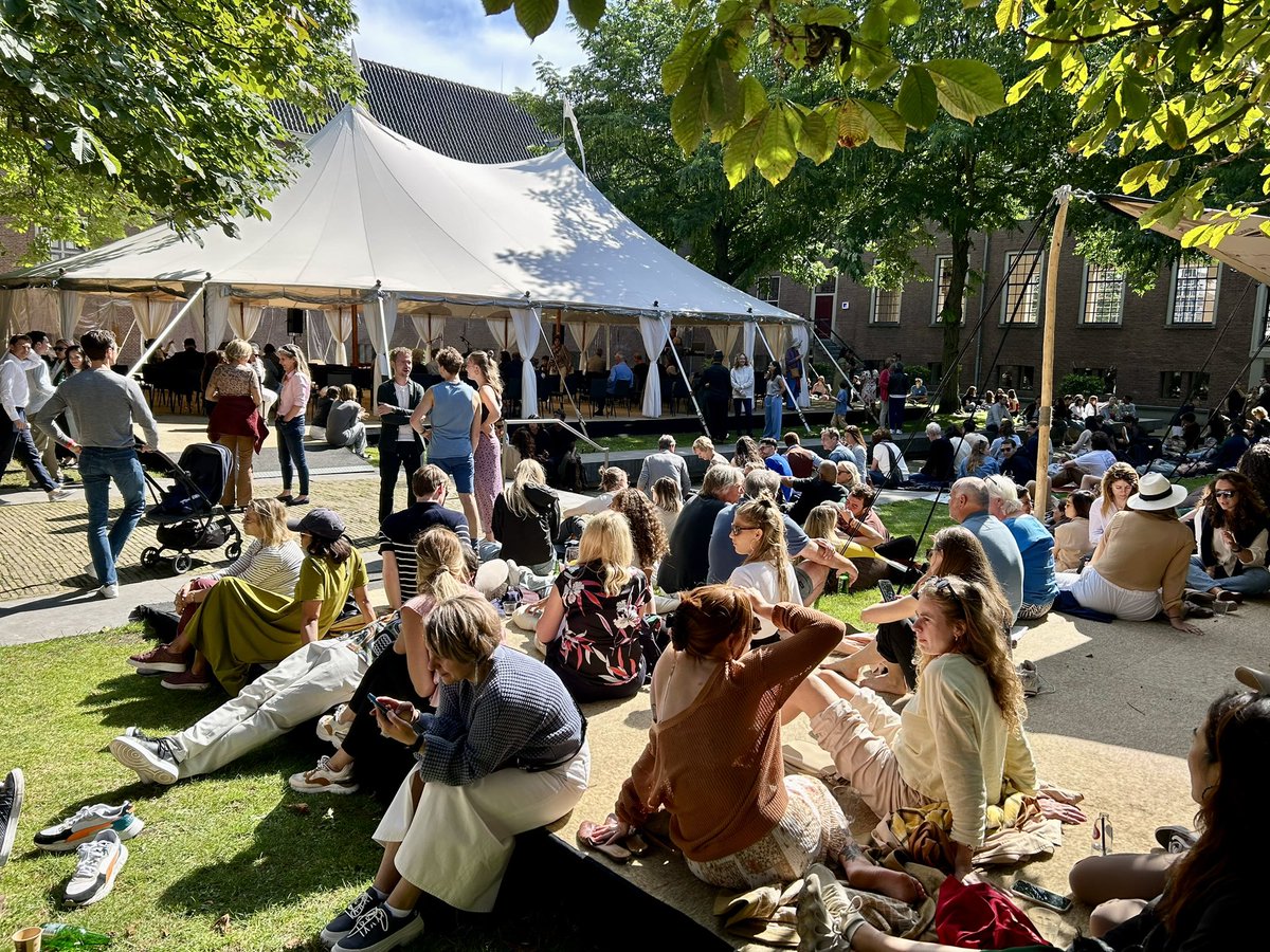 chrisbuijink's tweet photo. Great afternoon in #HARTMuseum #Amsterdam with #Kandinsky Pioneer of abstract art (in cooperation with @CentrePompidou) & music in the courtyard #SundayJazz. #Kandinsky runs till Nov10 #mustsee: https://t.co/JYt7Jy8VAM