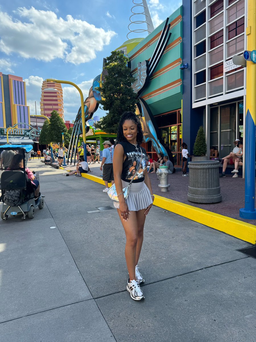 NoMercyKS's tweet photo. The main attraction🎢 https://t.co/2FJmDFhX5W