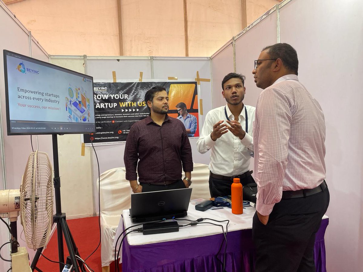 RISHABHJAM69005's tweet photo. Showcased our platform at IIT Madras Expo 2024 which connect entrepreneurs to mentors and investors and like minded cofounder to solve there problems and succeed in building there dream company. 
Took valuable feedback . 
#startup #innovation #mvp #producthunt #indiehacker https://t.co/UJEXzd9E00
