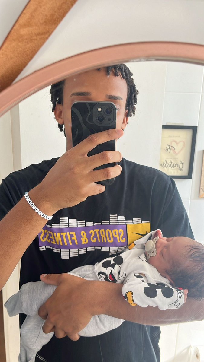 pitocotrem01's tweet photo. Te amo filho vc e uma promessa linda que Deus preparou pra mim 🤴 OLIVER ⚽️❤️ https://t.co/wvLv4RwQrc