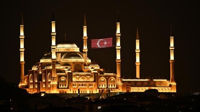 fmfedaioglu's tweet photo. 15 Temmuz Demokrasi ve Milli Birlik Günü Anma Programı için Ankara hazır..

#15Temmuz 2016 hain bir kalkışma, topyekun bir direniş..

Milletin Zaferi
  
📍Cumhurbaşkanlığı Külliyesi Beştepe, Ankara
🗓15.07.2024 
⏱18.00 https://t.co/gEvNDhQlNj