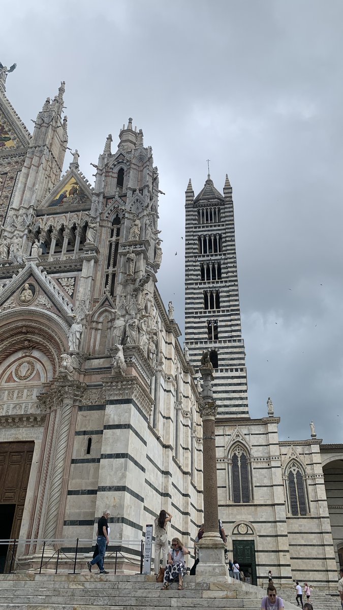 KevinJamesHunt's tweet photo. The Piazza del Duomo in Siena, Italy 🇮🇹 #siena #italy #travel https://t.co/sZtE3BtygN