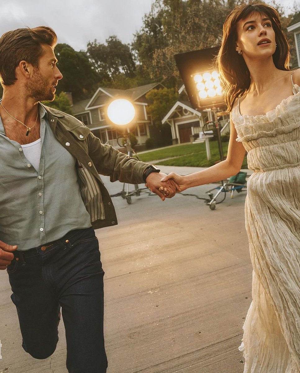 dejonessource's tweet image. Daisy Edgar-Jones and Glenn Powell for «Entertainment Weekly »